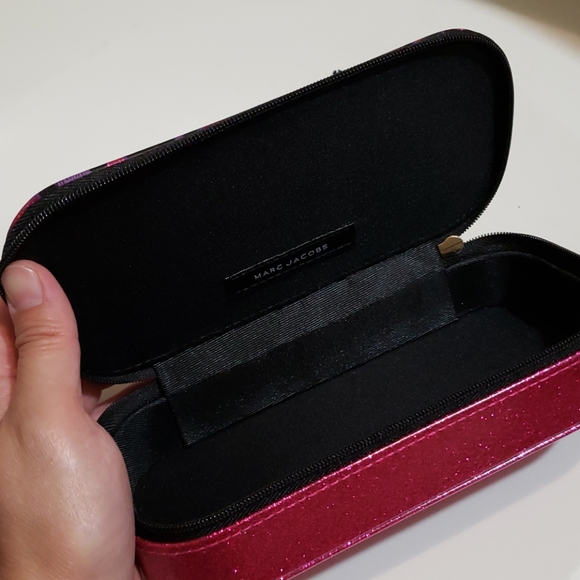 NWOT* Marc Jacobs Cosmetic Case - Picture 10 of 16